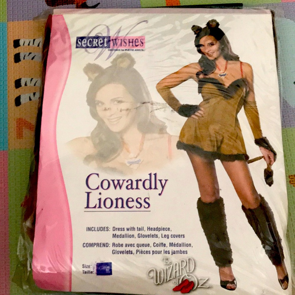 Women hallows costume lioness